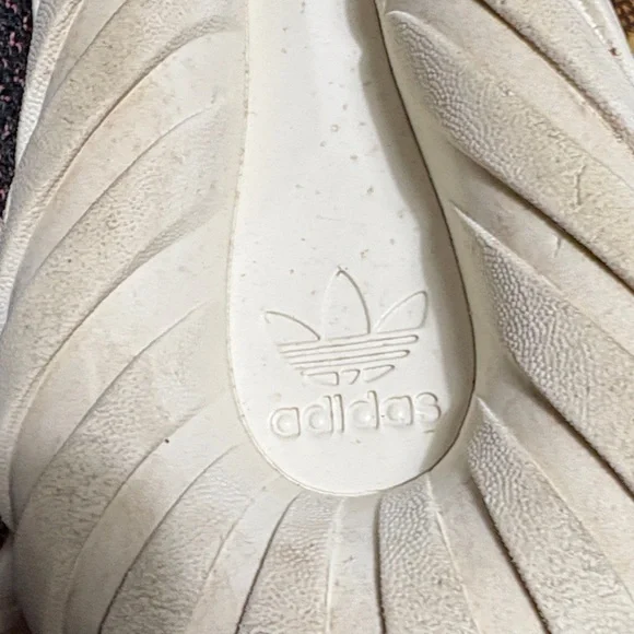 Adidas Women's Sneakers in Pink and Black - Picture 3 of 11